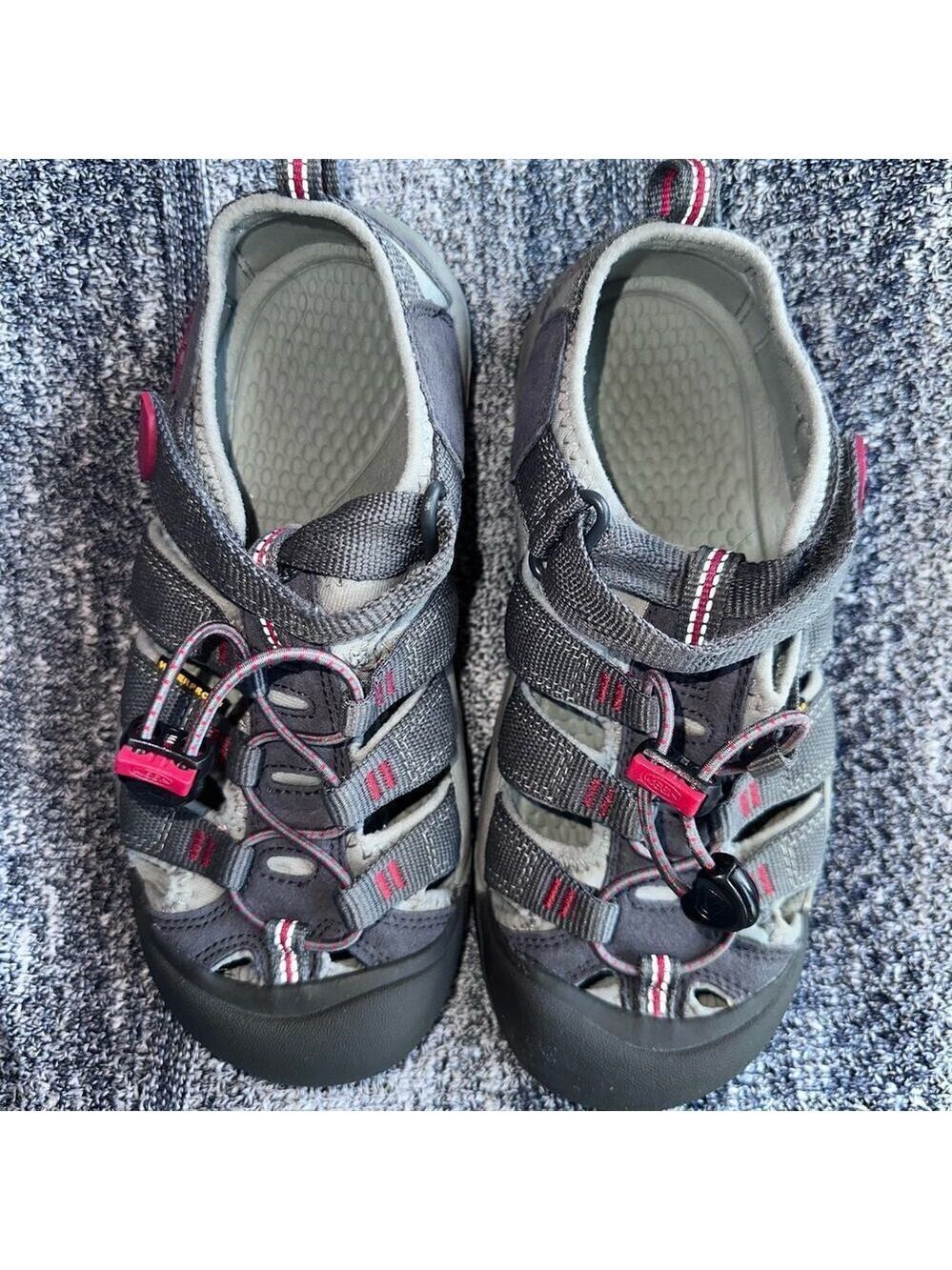 NWOT (Display Pair) Youth Size 3 Keen Waterproof Hiking Sandals
